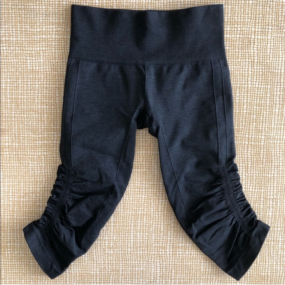 LULULEMON | In The Flow Crop II